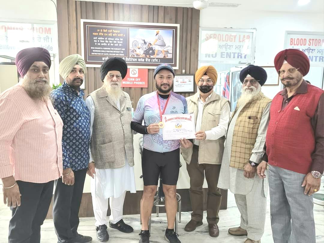 International cyclist Balraj Singh Chauhan expressed happiness by donating blood on the occasion of Guru Purab